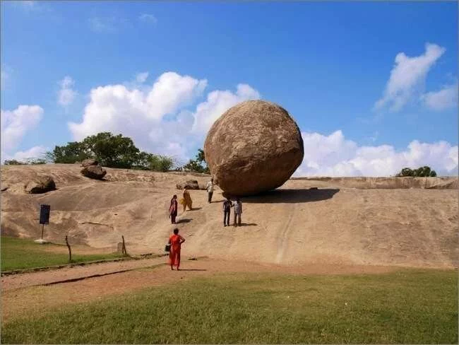 चेन्नई का 20 फीट ऊंचा और 5 मीटर चौड़ा पत्थर बन गया टूरिस्ट स्पोर्ट, नाम है इसका कृष्णा बटर बॉल